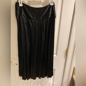 Vintage Silk black pleated skirt, vintage perfect condition, size 6​